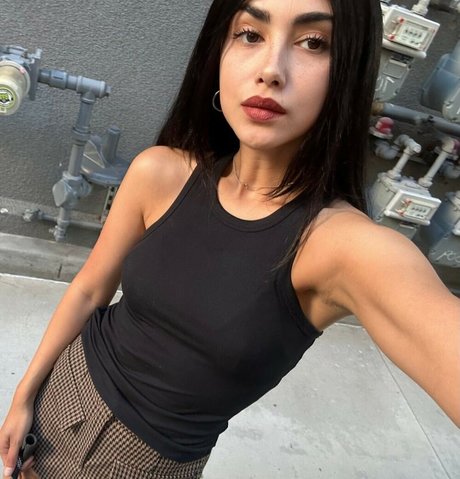 Alexa Mansour onlyfans free