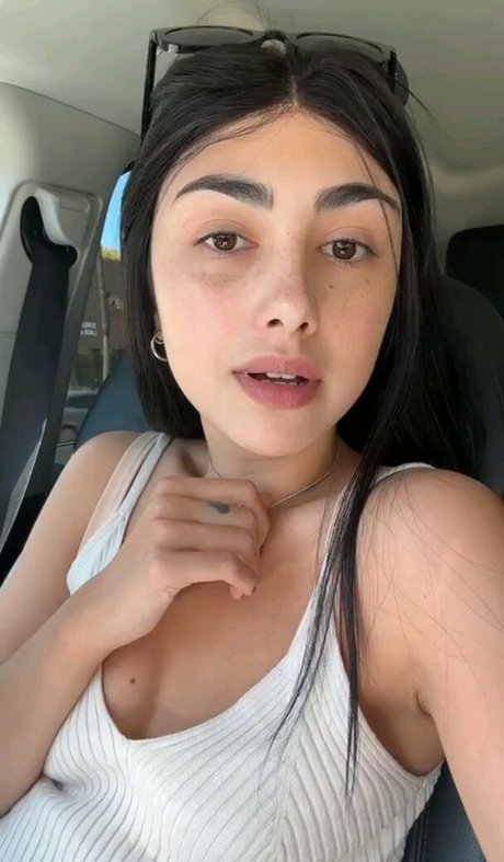 Alexa Mansour onlyfans sextape leak