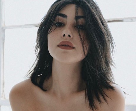 Alexa Mansour onlyfans model