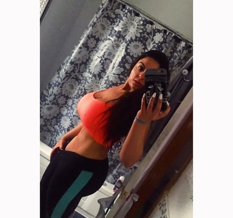 iloveteniah onlyfans leaked.