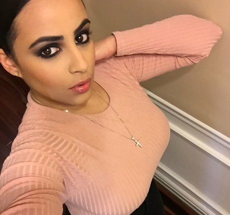 Alexa Attias onlyfans naked