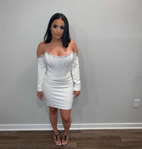 Alexa Attias onlyfans nude leak