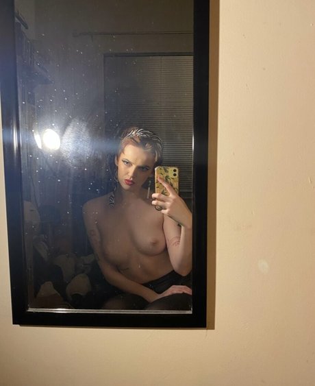 Cowgirldesserts onlyfans public photos