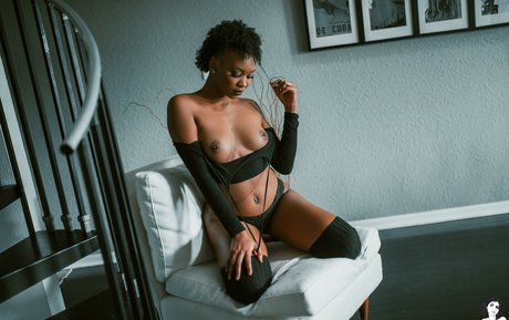 Naomi SG feet onlyfans