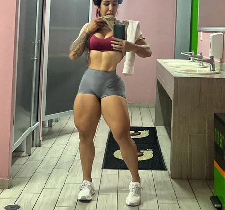 Evelyn Salomon onlyfans topless