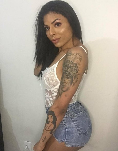 emilysales19 naked onlyfans