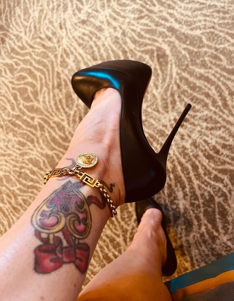 rebeccamorefree nude onlyfans leaks