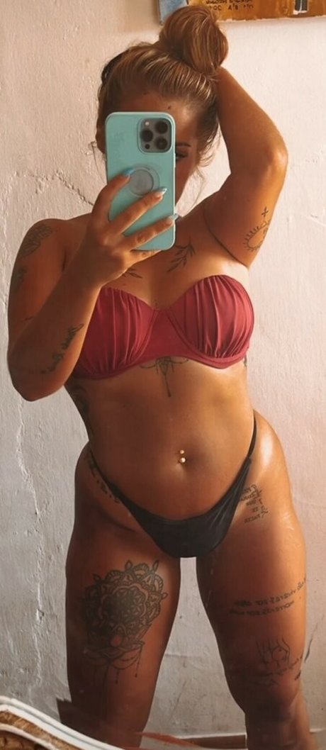 Adrii Rosado onlyfans page