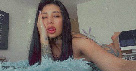 iamvaleeentine onlyfans images