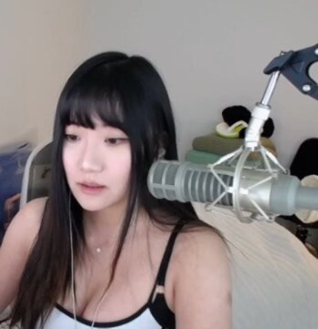 AriaSaki onlyfans leaked nudes