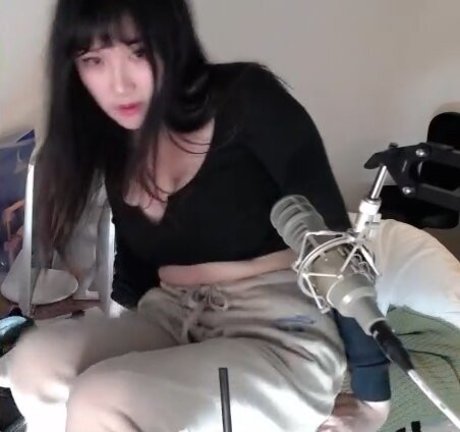 AriaSaki onlyfans leaked tits