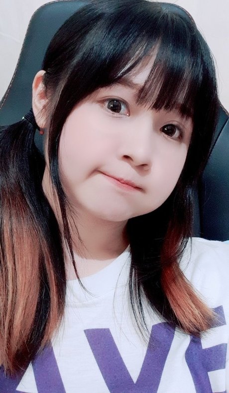 Clarissa Punipun onlyfans gratis