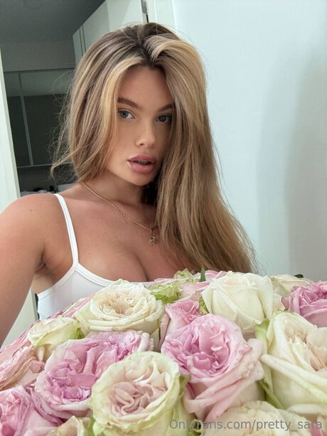 Pretty Sara only fans nude