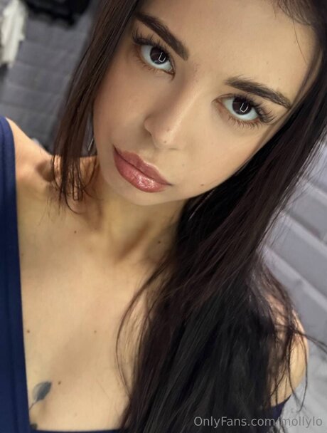 Mollylo desnuda onlyfans