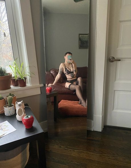 Pleasequietdown only fans pic