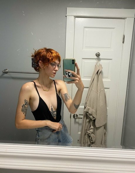 Pleasequietdown onlyfans images