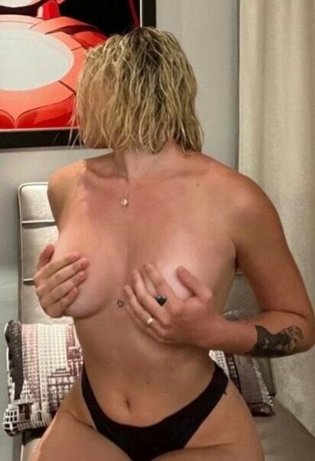 Alienorchp onlyfans striptease