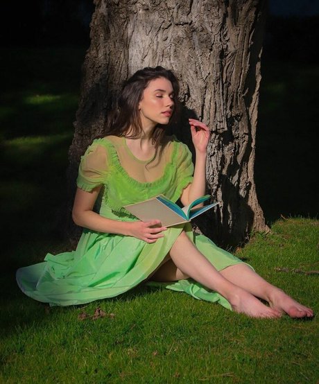 Grace Caroline Currey onlyfans nudes leaked