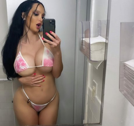 amyanderssen onlyfans model