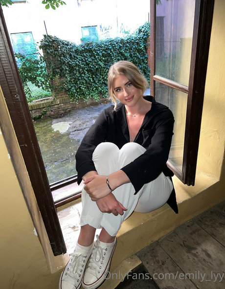 emily lyy onlyfans fotos