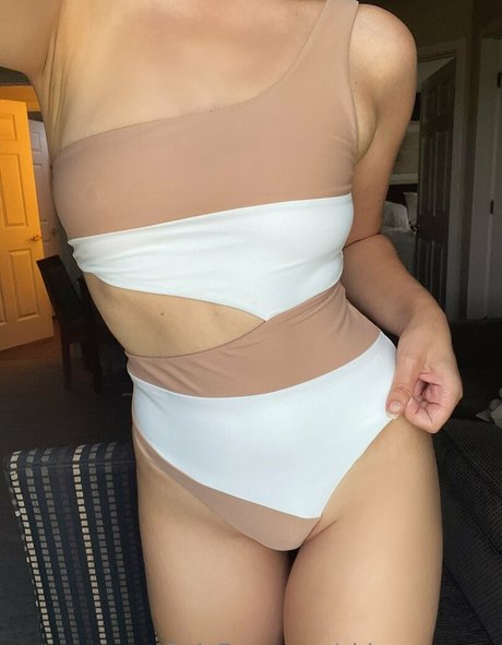 chloegrayson onlyfans public photos