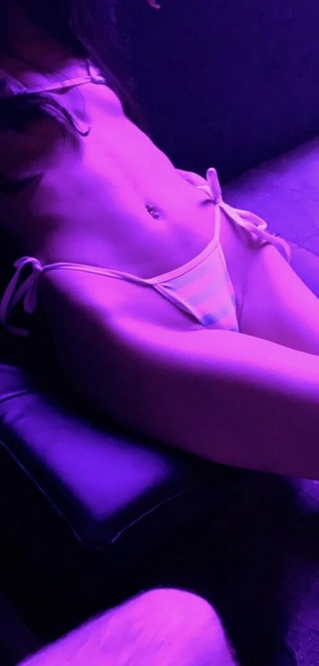 ninakhalifa onlyfans boobs