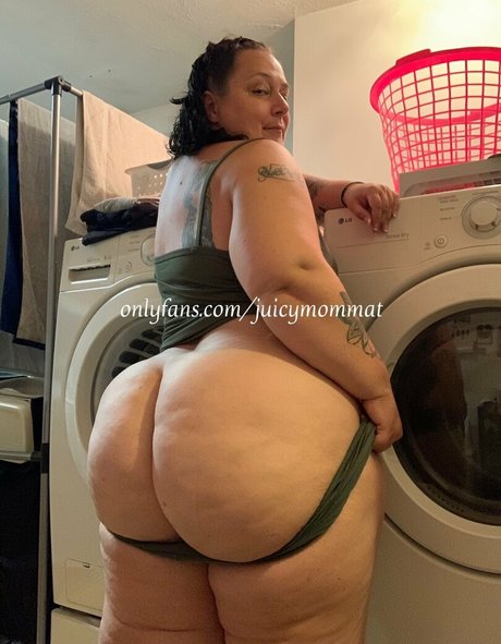 JuicymommaT onlyfans lesk