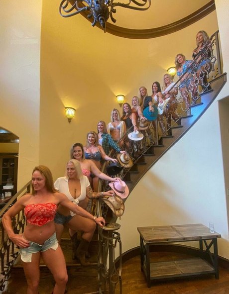 thehotwifetour onlyfans explicit content