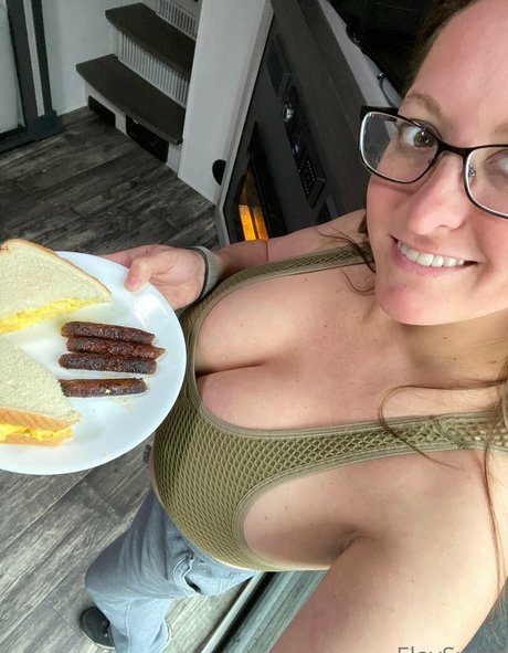 elaysmithfree onlyfans photos