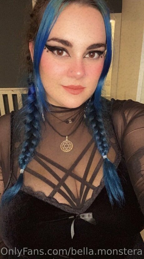 bella monstera Profile pic