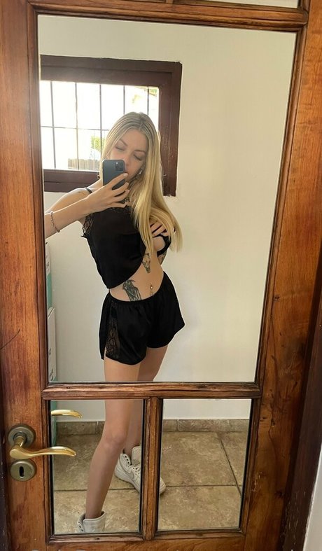 emmagarciaa nude onlyfans leak