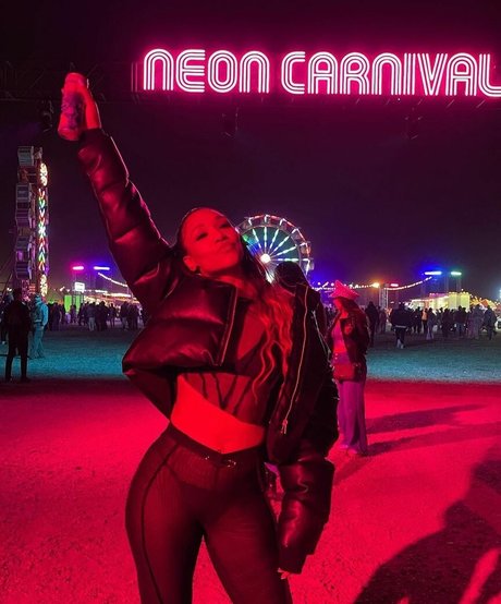 Candice Patton porn onlyfans