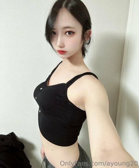 ayoung20 naked onlyfans