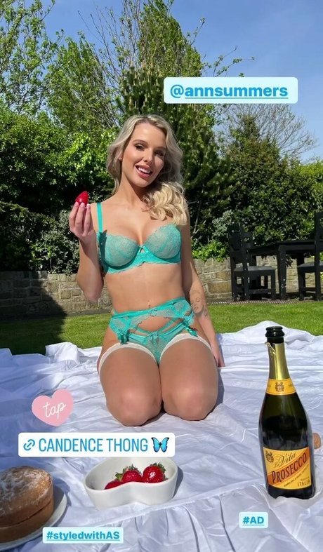 Helen Flanagan onlyfans strip tease