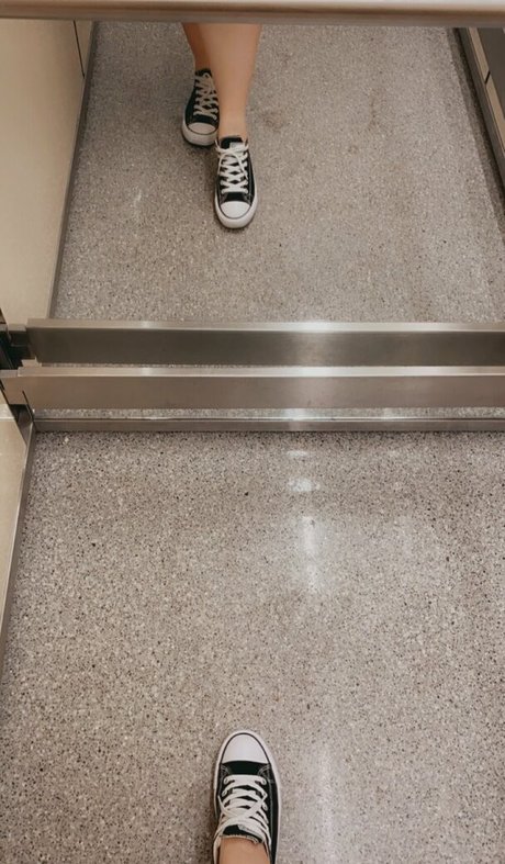 misscharliestoybox onlyfans leaked sex