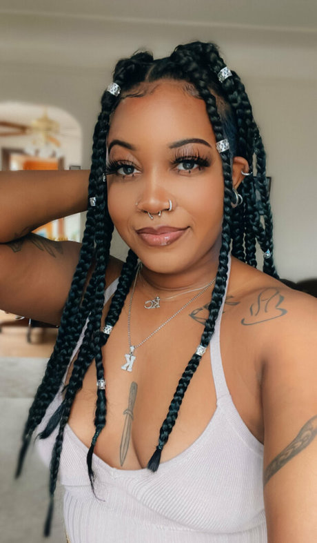 missmcqueenxx onlyfans model