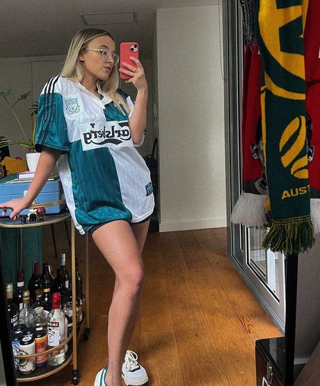 Lavender Baj onlyfans model