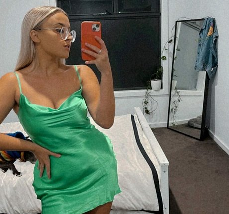 Lavender Baj nude leaked onlyfans