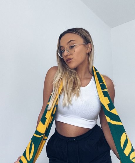 Lavender Baj onlyfans naked