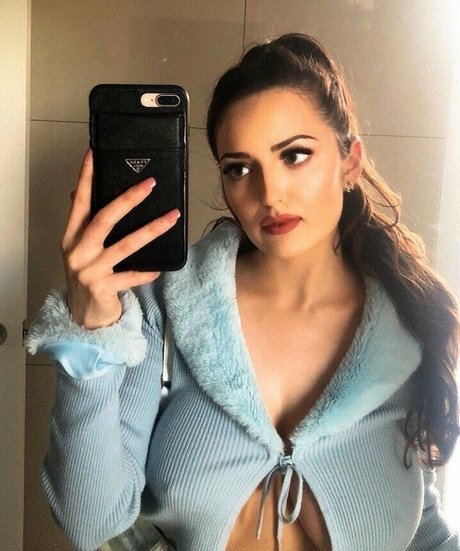 Sonia Ferraro onlyfans boobs