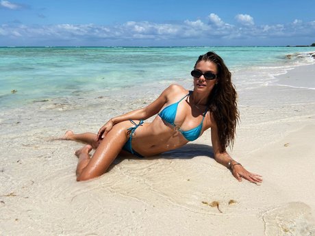 Nina Agdal nude onlyfans