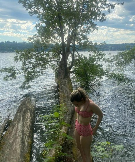 Taylor Tomlinson free onlyfans