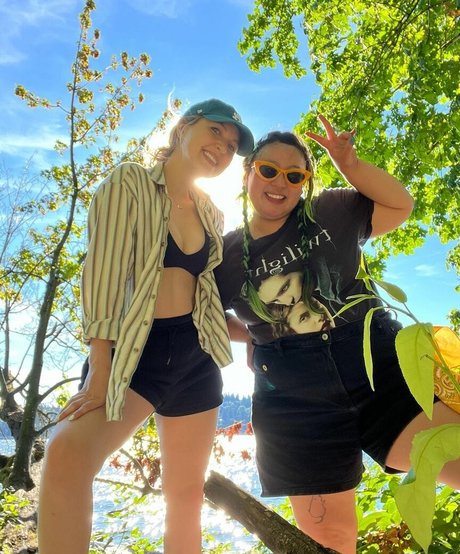 Taylor Tomlinson only fans pictures