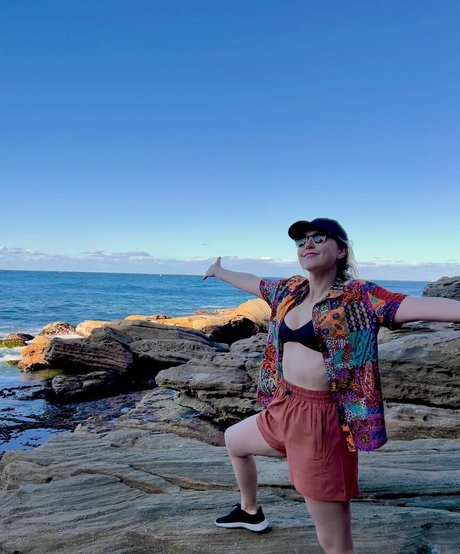 Taylor Tomlinson leaked naked onlyfans