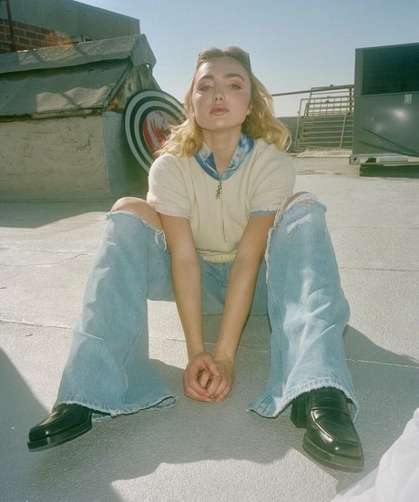 Peyton List onlyfans fotos