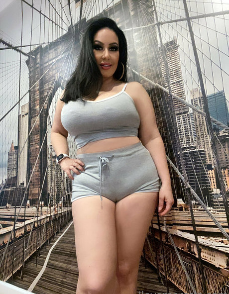 latinamilfnyc xxx onlyfans