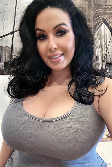 latinamilfnyc onlyfans model