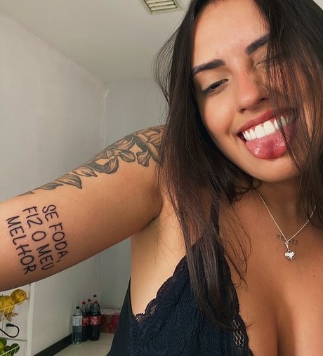 Vitoria Marcilio onlyfans joi