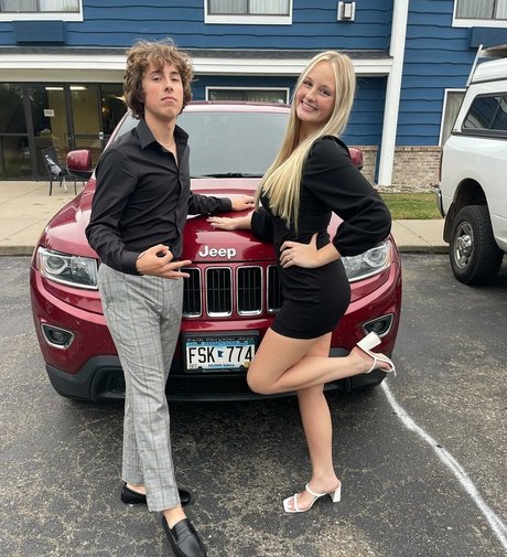 Anya Truax onlyfans naked