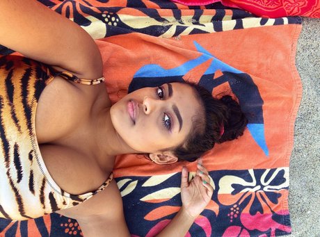 Yamini Nambimadom leaked onlyfans pictures